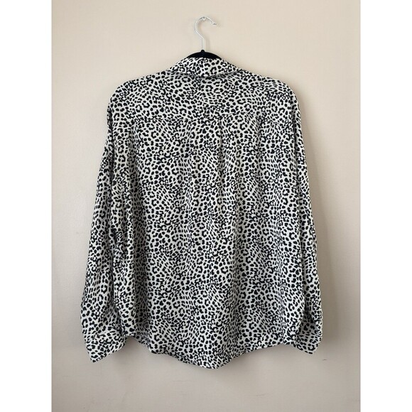 Express Women’s Button Down Shirt Cheetah Print Essential Blouse Size Medium - Picture 7 of 11